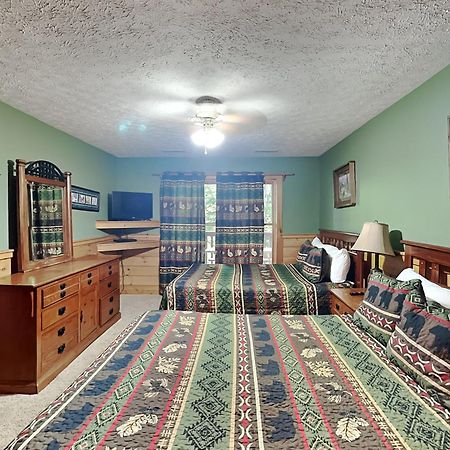 Above The Clouds, 4 Bedrooms, Pool Access, Private, Gaming, Sleeps 16 蓋特林堡 外观 照片