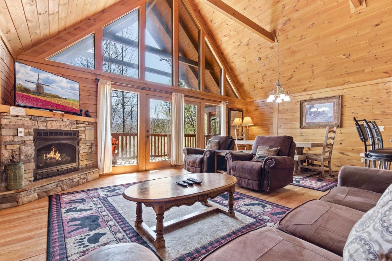 Above The Clouds, 4 Bedrooms, Pool Access, Private, Gaming, Sleeps 16 蓋特林堡 外观 照片