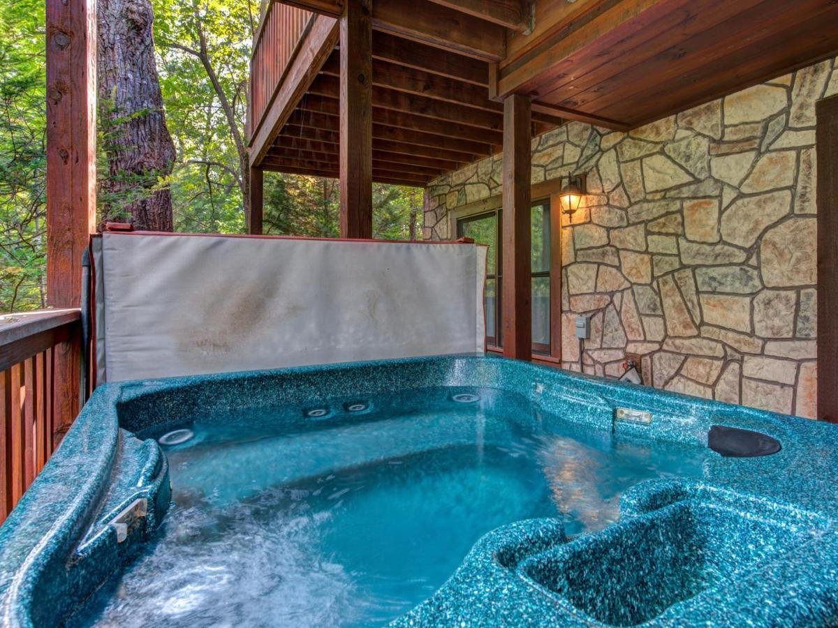 Above The Clouds, 4 Bedrooms, Pool Access, Private, Gaming, Sleeps 16 蓋特林堡 外观 照片