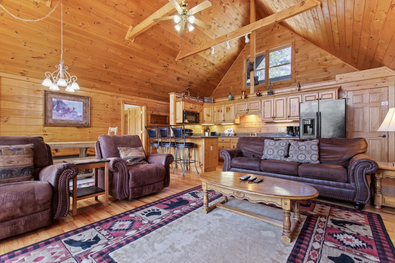 Above The Clouds, 4 Bedrooms, Pool Access, Private, Gaming, Sleeps 16 蓋特林堡 外观 照片