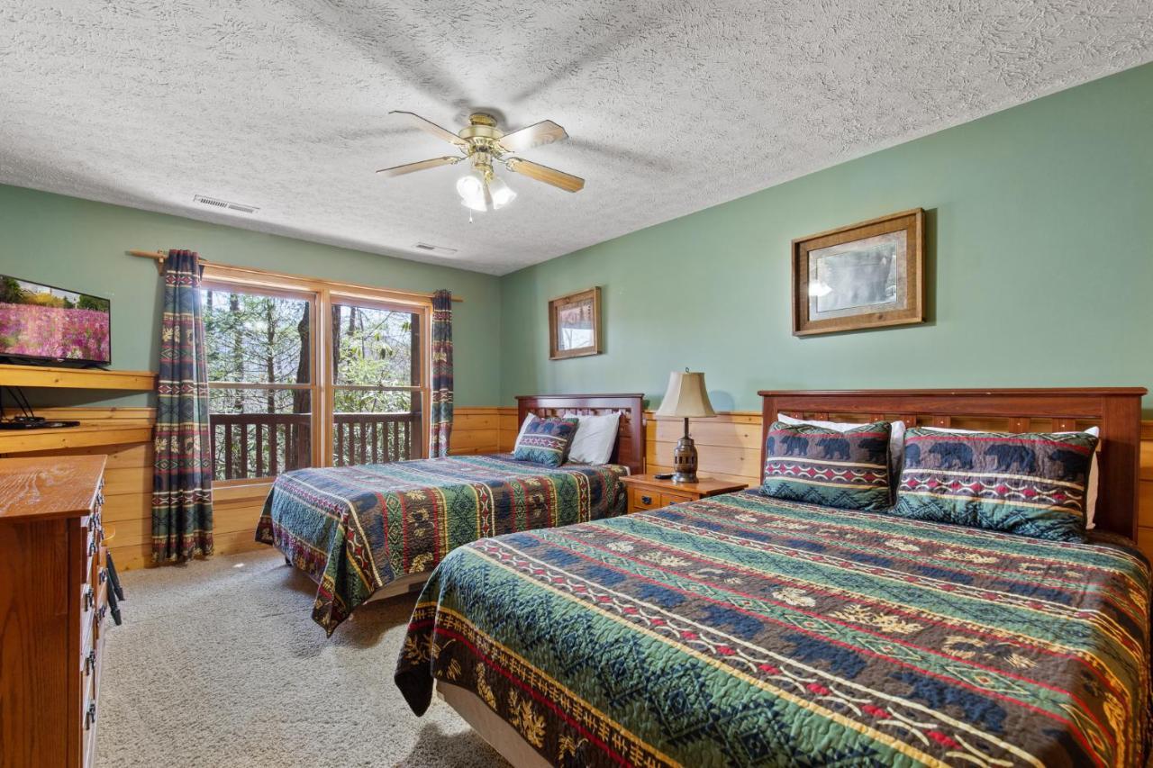 Above The Clouds, 4 Bedrooms, Pool Access, Private, Gaming, Sleeps 16 蓋特林堡 外观 照片