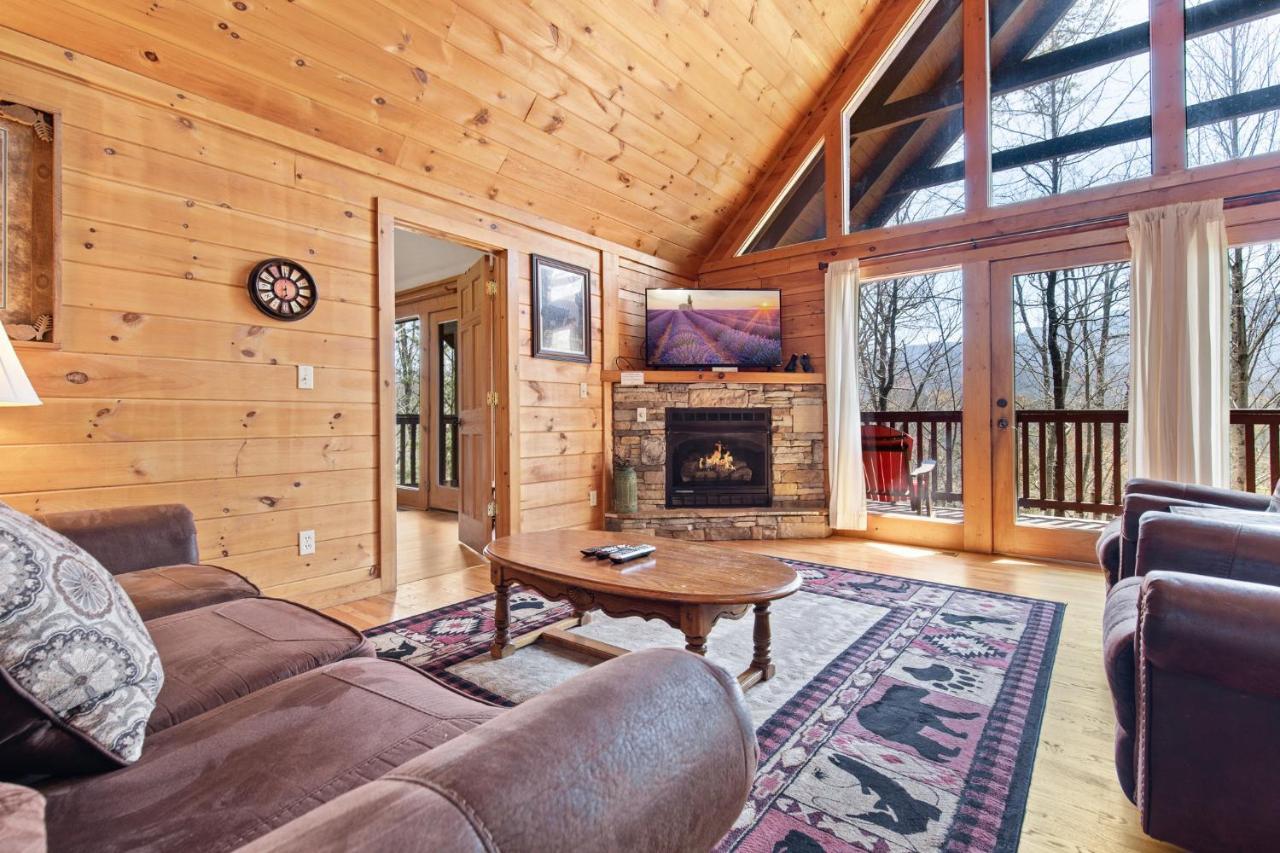 Above The Clouds, 4 Bedrooms, Pool Access, Private, Gaming, Sleeps 16 蓋特林堡 外观 照片