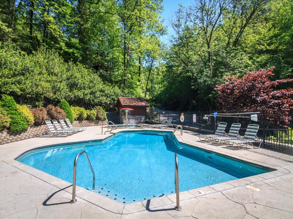 Above The Clouds, 4 Bedrooms, Pool Access, Private, Gaming, Sleeps 16 蓋特林堡 外观 照片
