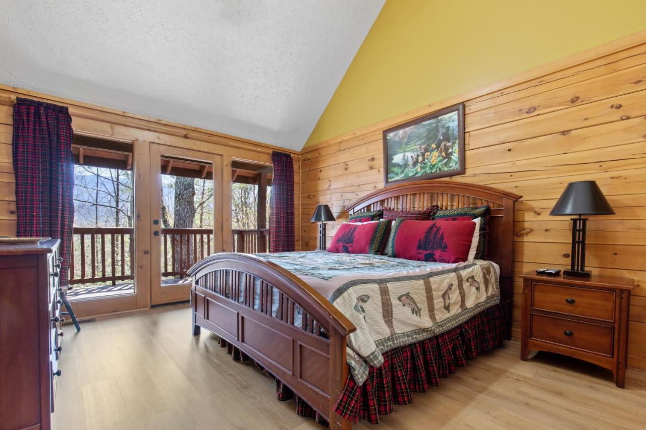 Above The Clouds, 4 Bedrooms, Pool Access, Private, Gaming, Sleeps 16 蓋特林堡 外观 照片