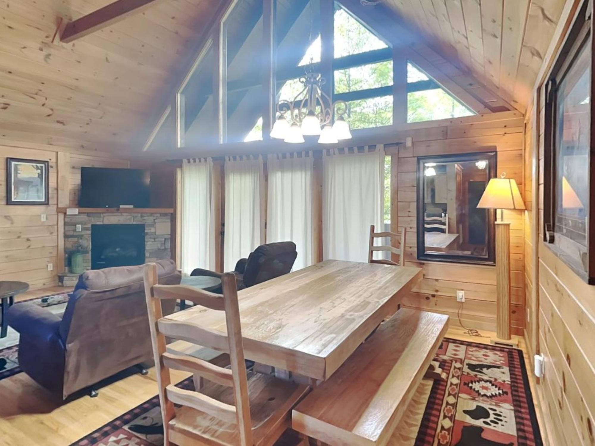 Above The Clouds, 4 Bedrooms, Pool Access, Private, Gaming, Sleeps 16 蓋特林堡 外观 照片