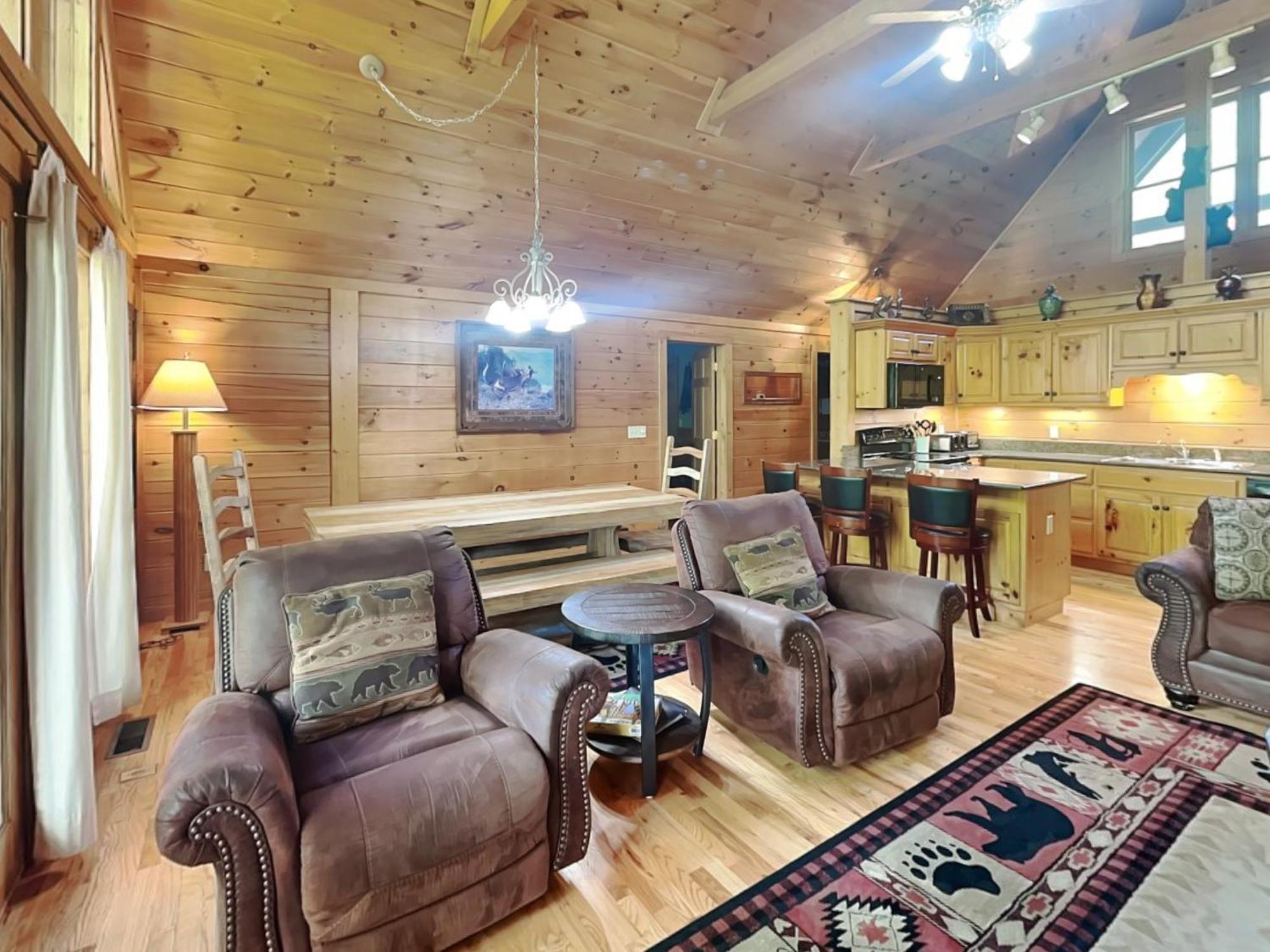 Above The Clouds, 4 Bedrooms, Pool Access, Private, Gaming, Sleeps 16 蓋特林堡 外观 照片