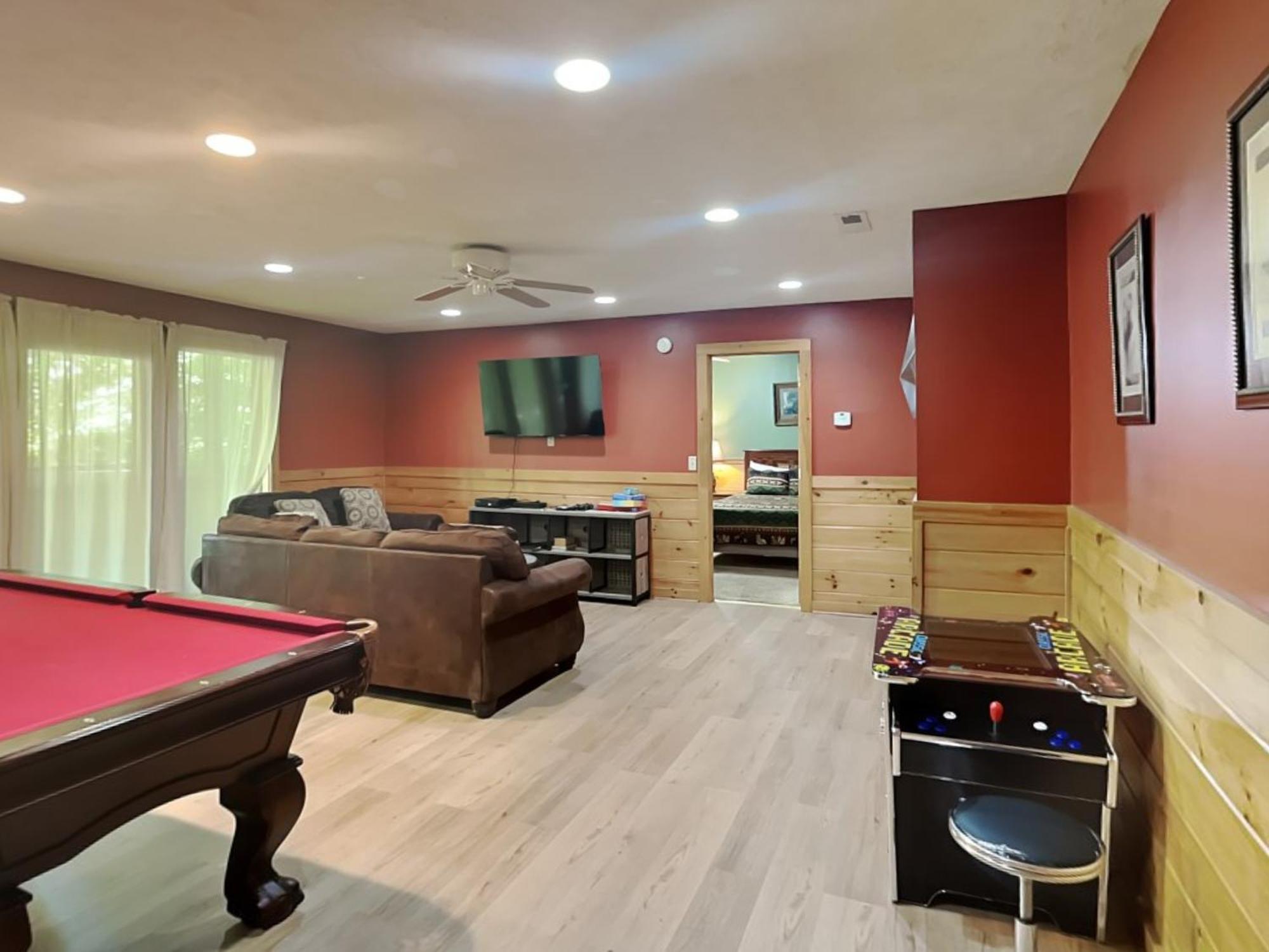 Above The Clouds, 4 Bedrooms, Pool Access, Private, Gaming, Sleeps 16 蓋特林堡 外观 照片