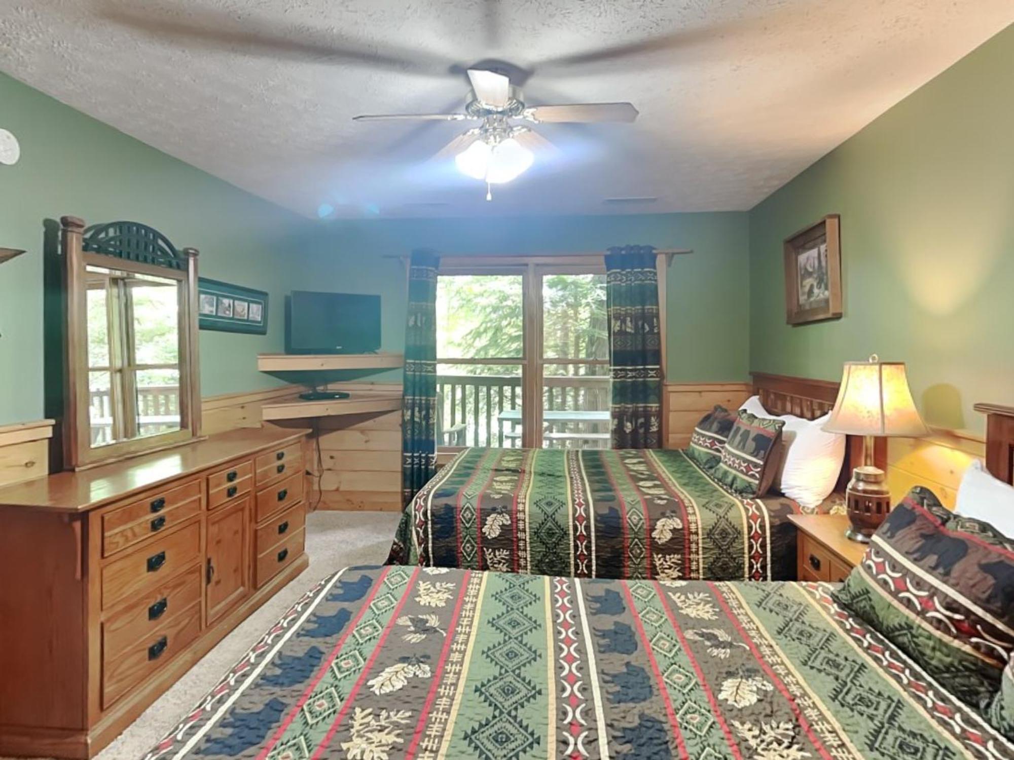 Above The Clouds, 4 Bedrooms, Pool Access, Private, Gaming, Sleeps 16 蓋特林堡 外观 照片
