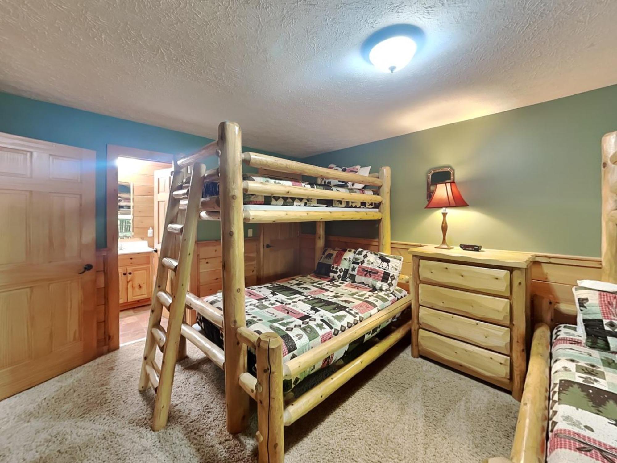 Above The Clouds, 4 Bedrooms, Pool Access, Private, Gaming, Sleeps 16 蓋特林堡 外观 照片