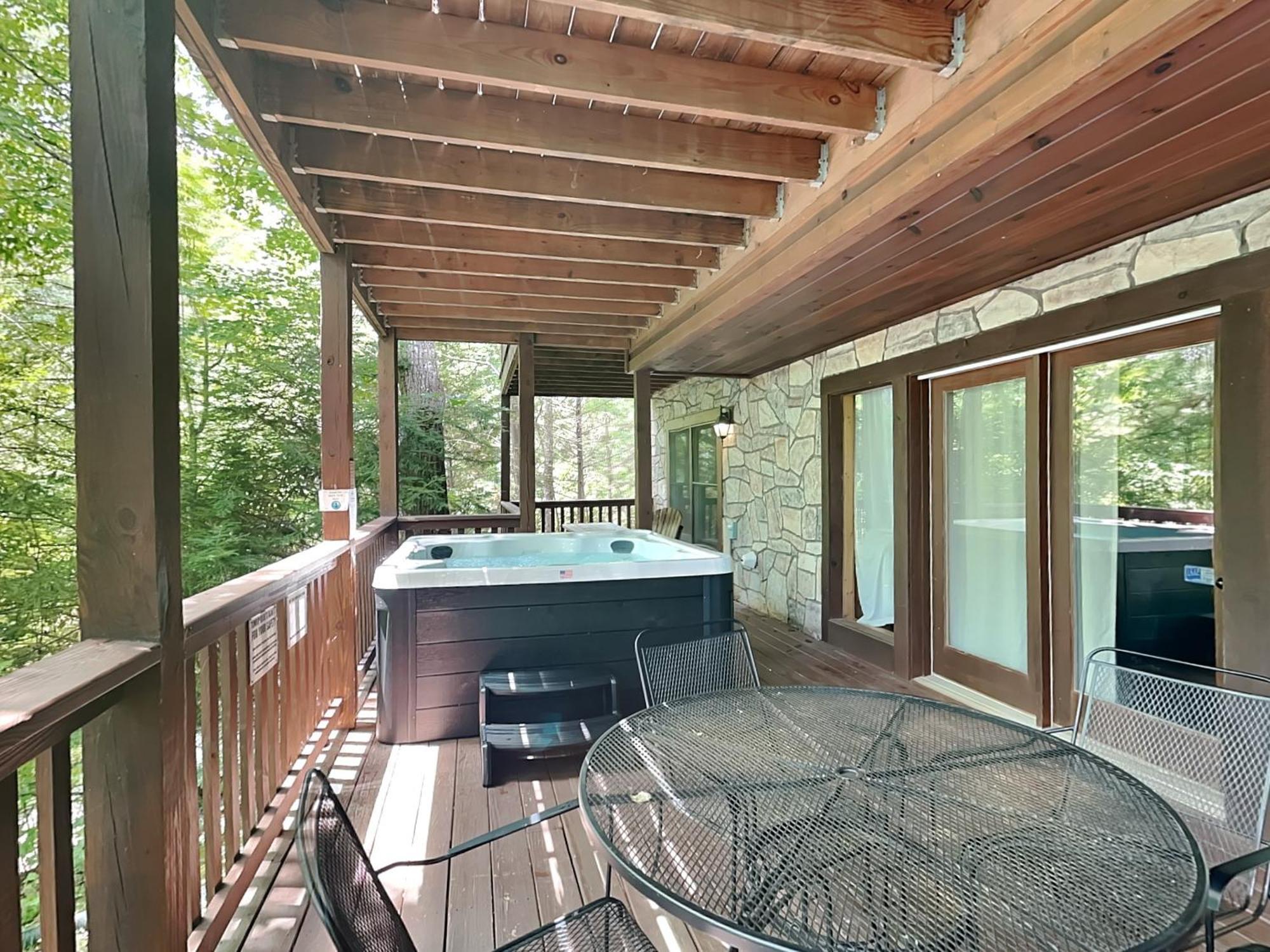 Above The Clouds, 4 Bedrooms, Pool Access, Private, Gaming, Sleeps 16 蓋特林堡 外观 照片